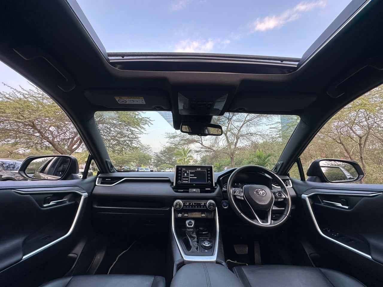 TOYOTA RAV4 HYBRID AWD thumbnail 7